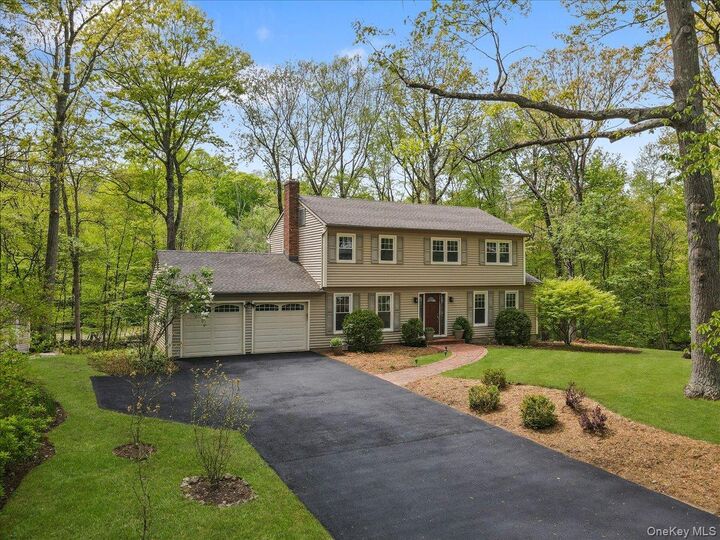 Property Photo:  10 Silvermine Drive  NY 10590 