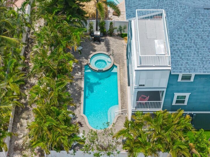 Property Photo: 2300 Avenue B FL 34217