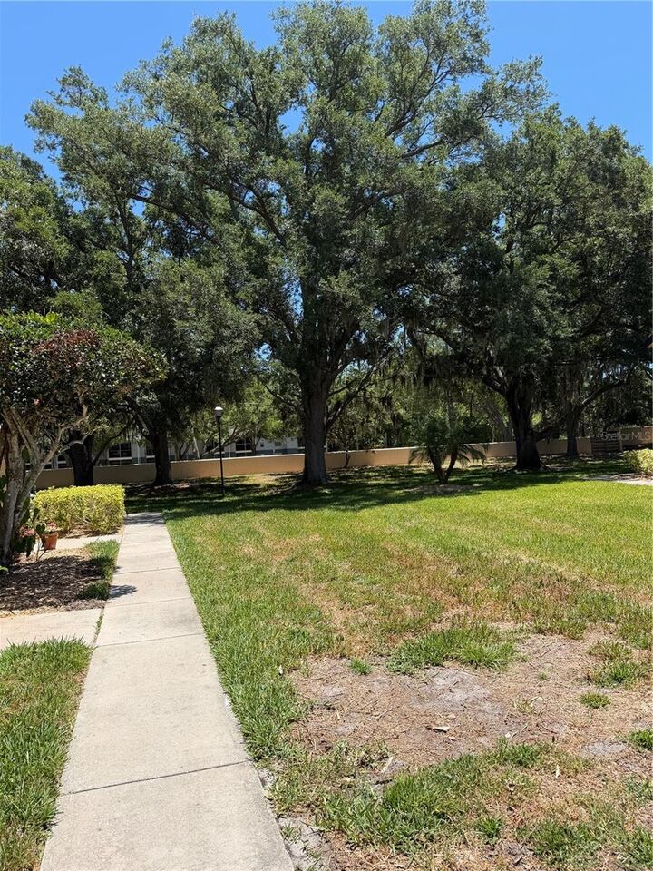 Property Photo:  5735 Gardens Drive 5735  FL 34243 