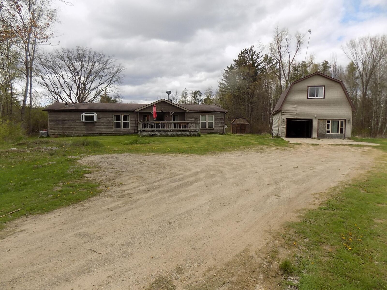 Property Photo:  8901 E Ashard Road  MI 48617 