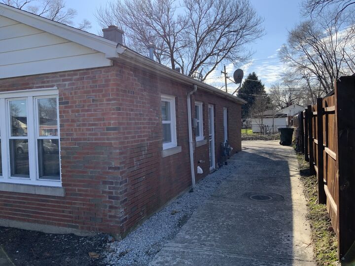 Property Photo:  