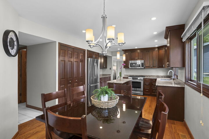 Property Photo:  4095 Victoria Drive  IL 60192 