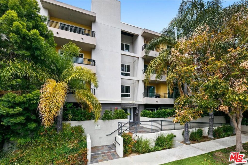 Property Photo:  11115 Acama Street 107  CA 91602 