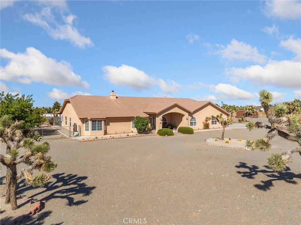 Property Photo: 11025 El Esteban CA 92371