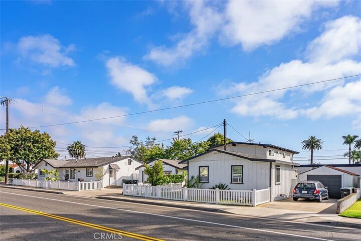 Property Photo: 195 Broadway CA 92627