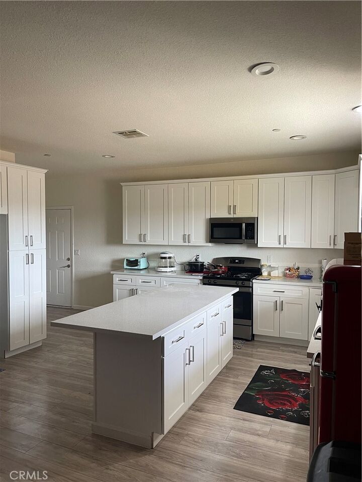 Property Photo:  7800 Bay Avenue  CA 93505 
