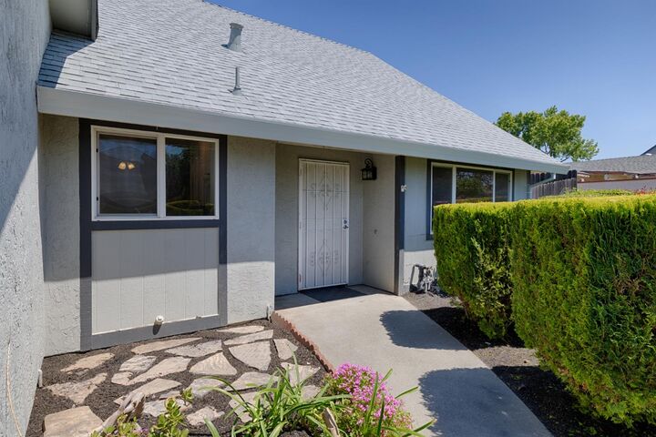 Property Photo: 6113 Ledgewood CA 95621