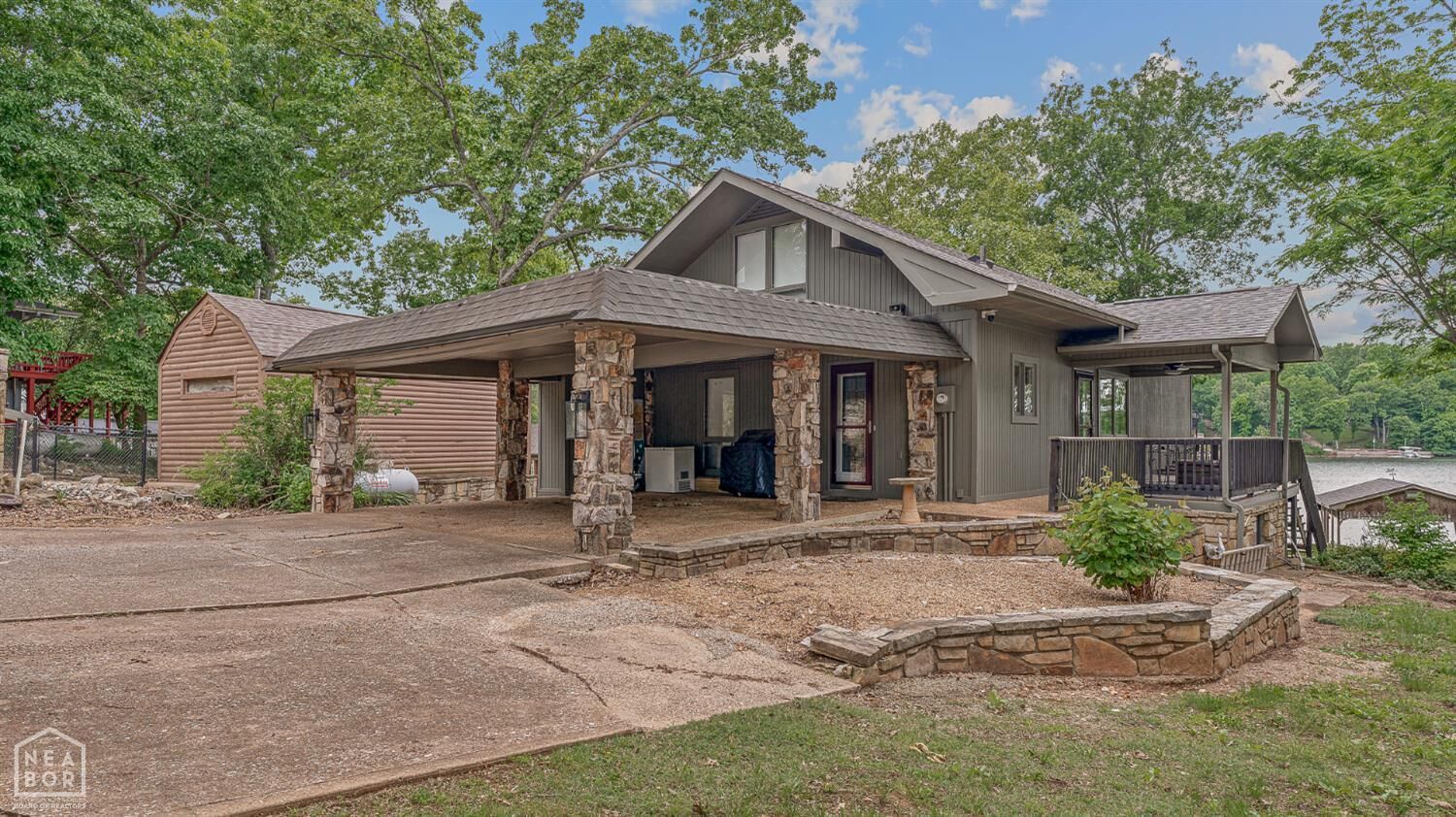 Property Photo:  176 E Lakeshore Drive  AR 72529 