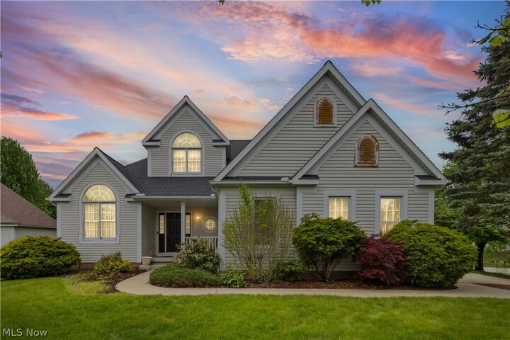 Property Photo:  1919 Wendover Circle NE  OH 44720 