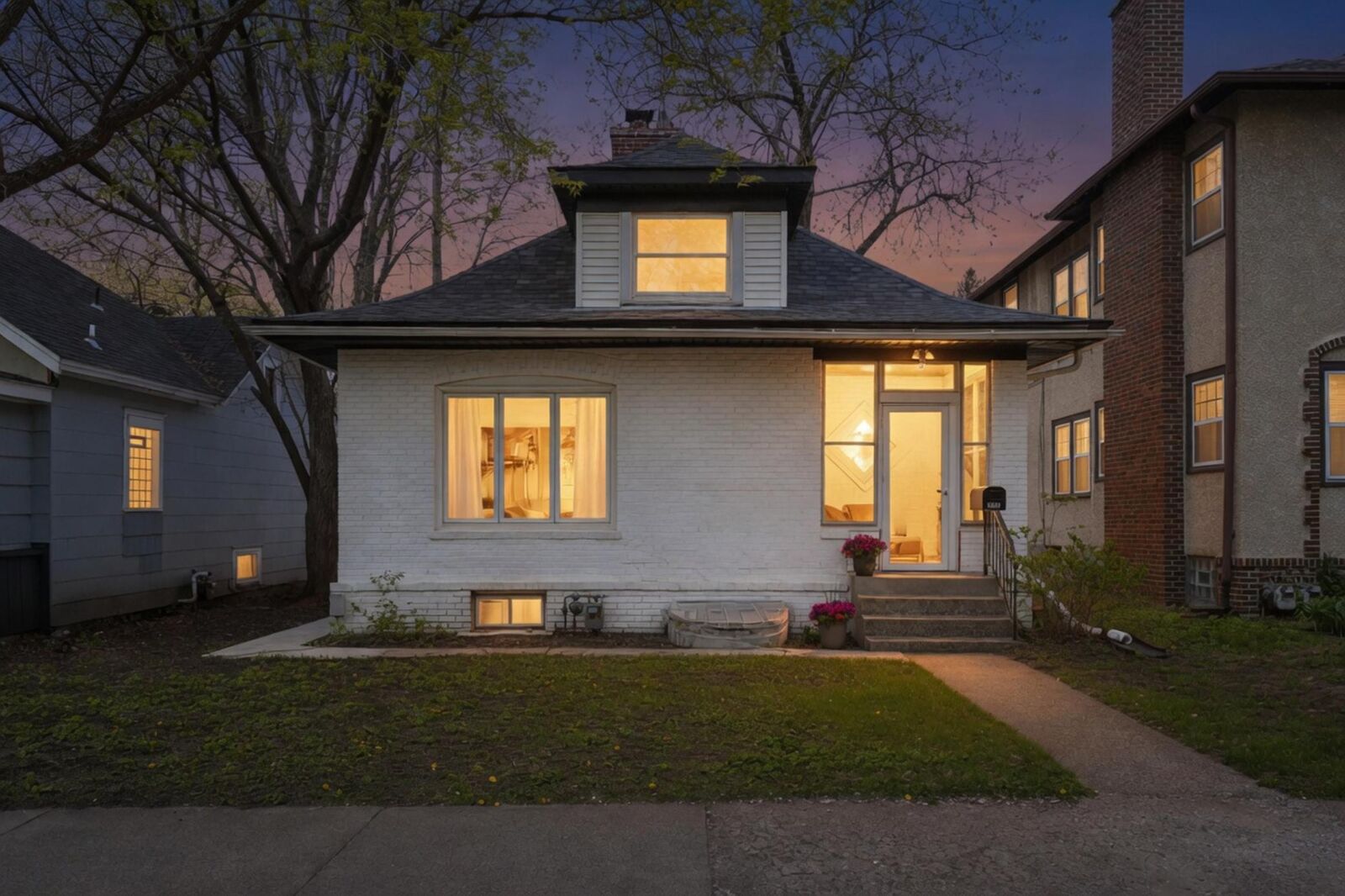 Property Photo:  3340 Colfax Avenue S  MN 55408 