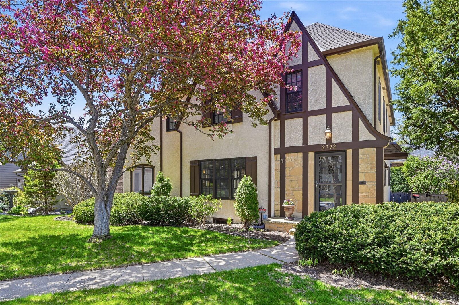 Property Photo:  2732 Drew Avenue S  MN 55416 
