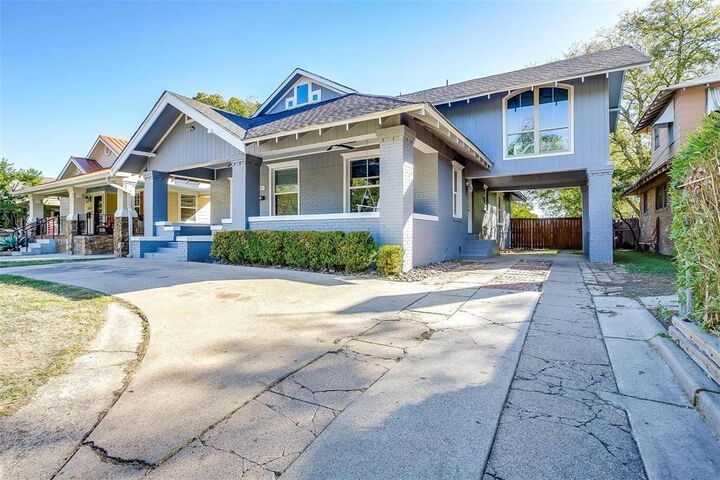 Property Photo: 2921 S Jennings Avenue TX 76110