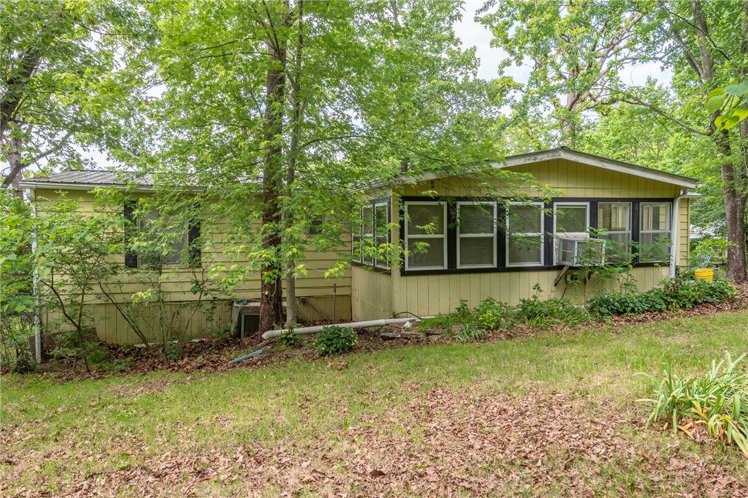 Property Photo:  1247 W First Street  AR 72644 