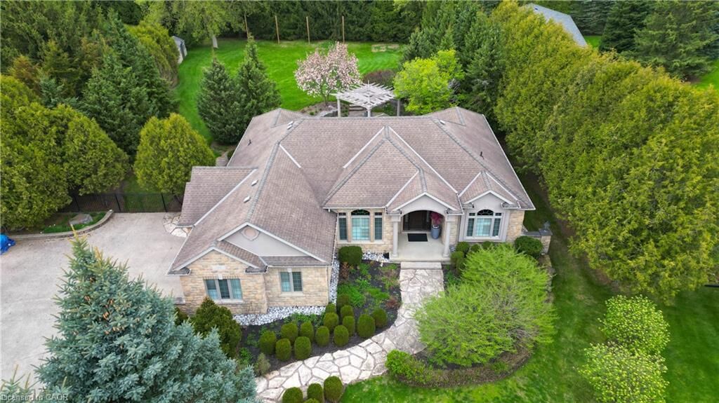 Property Photo:  118 Old Mill Road  ON N3H 4R8 