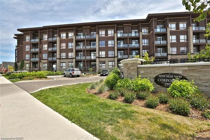 Property Photo:  5020 Corporate Drive 206  ON L7L 0H7 
