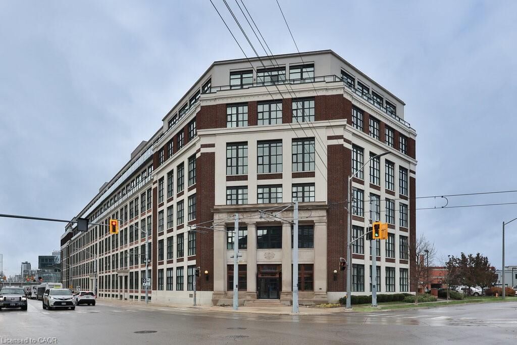 Property Photo:  404 King Street W 424  ON N2G 4Z9 