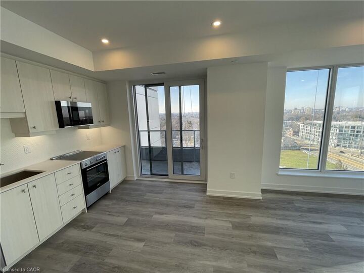 Property Photo:  15 Wellington Street S 1212  ON N2G 0E4 