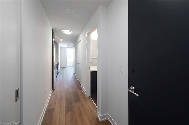 Property Photo:  5 Wellington Street S 1005  ON N2G 0E3 