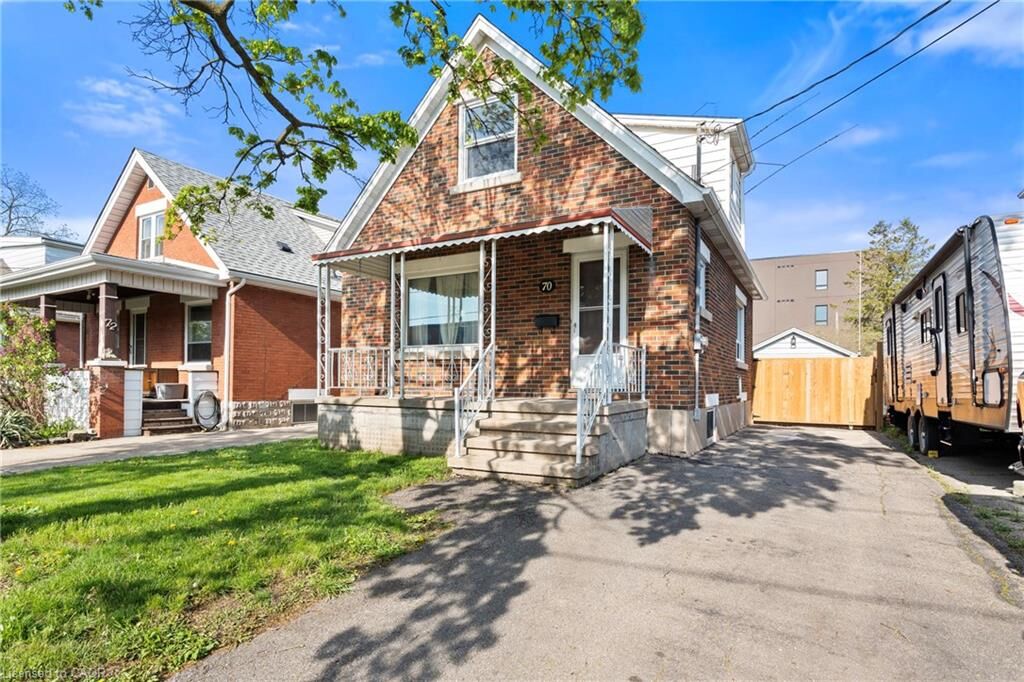 Property Photo:  70 Carleton Street N  ON L2V 2A7 