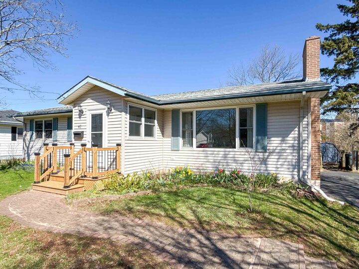Property Photo:  47 Emerald Drive  PE C1A 2Y5 