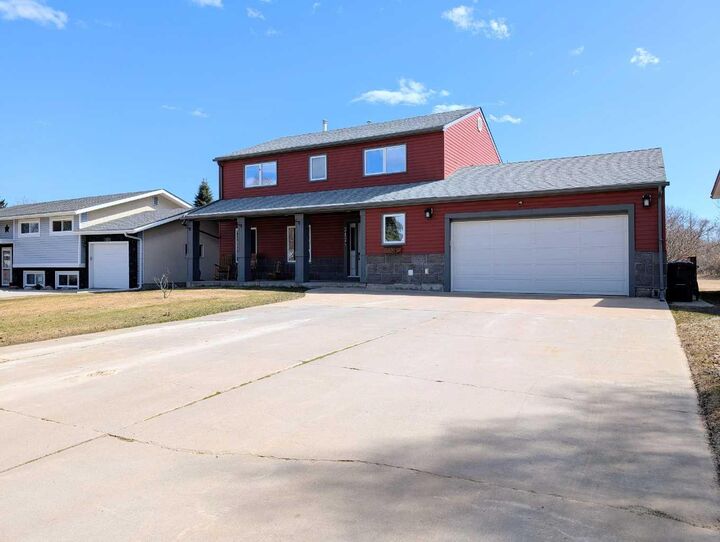 Property Photo:  317 9 Street NE  AB T0G 2A2 