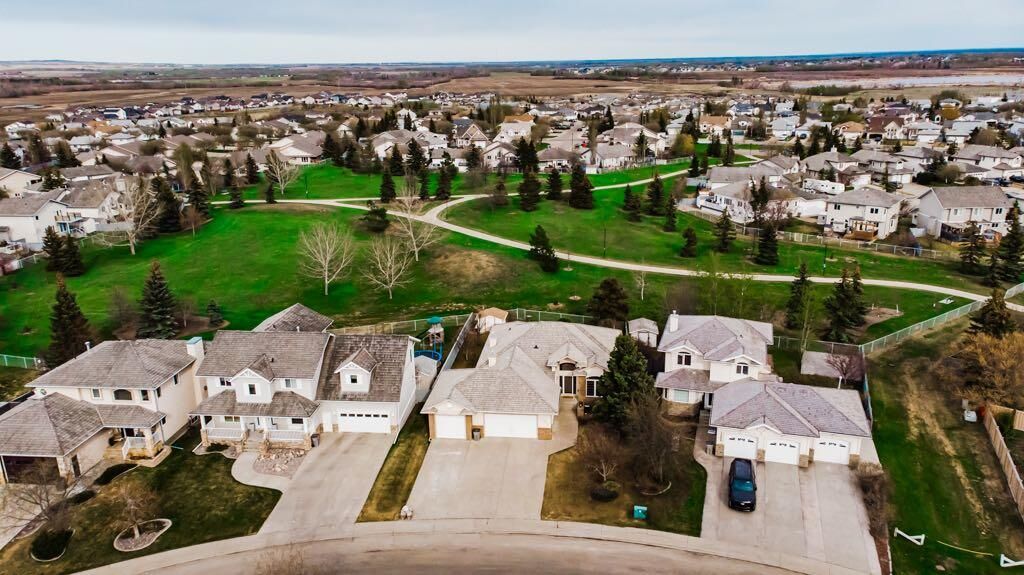 Property Photo:  11913 Cygnet Boulevard  AB T8X 1L9 