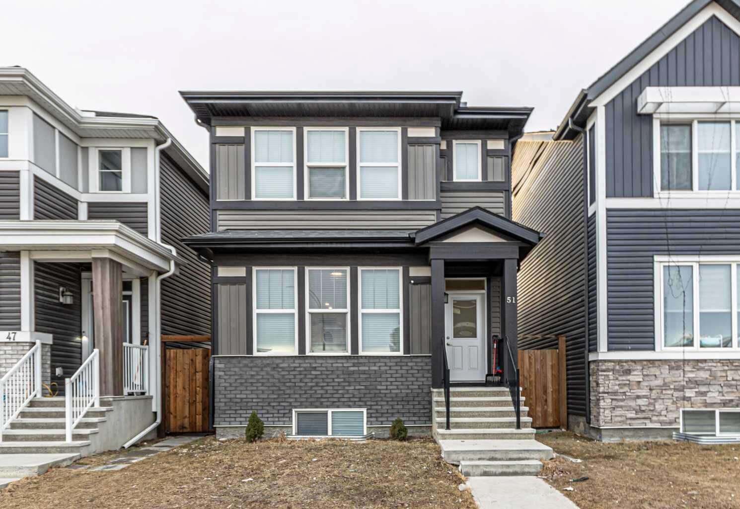 Property Photo:  51 Corner Meadows Villas NE  AB T3N 1J5 