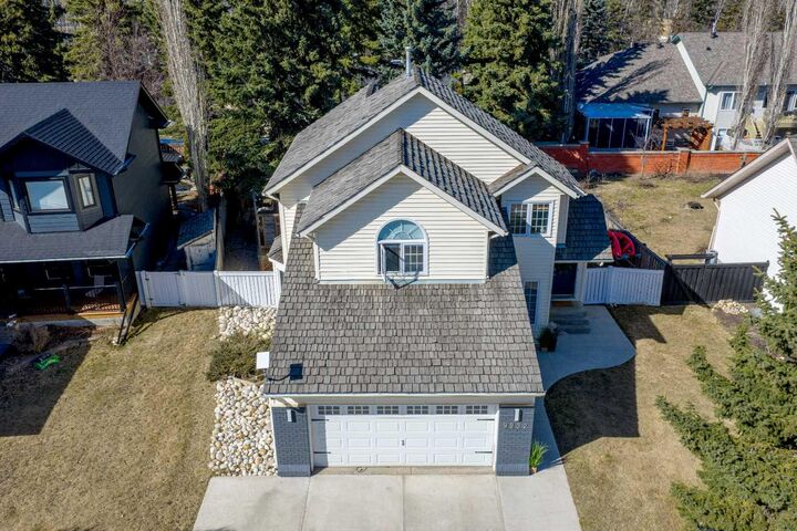 Property Photo:  9222 50 Avenue  AB T8W 2G7 