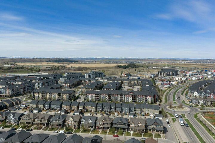 Property Photo:  194 Legacy Mews SE  AB T2Y 0Y5 