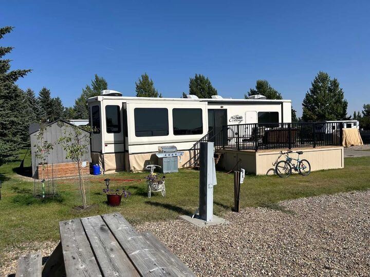 Property Photo:  18 King Fisher Lane  AB T0L 2B0 
