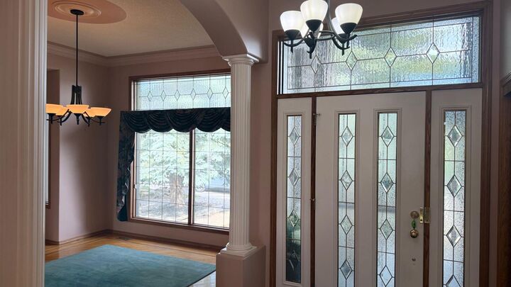 Property Photo:  117 Woodpark Close SW  AB T2W 6H1 