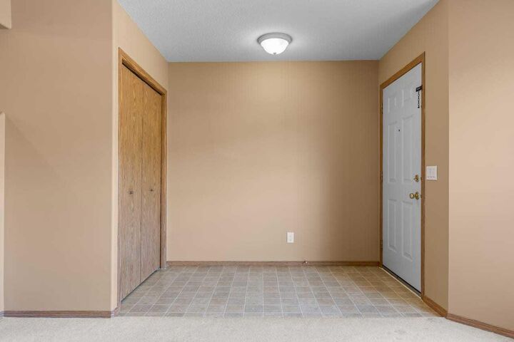 Property Photo:  1503 Eagleview Place NW  AB T1V 1X1 