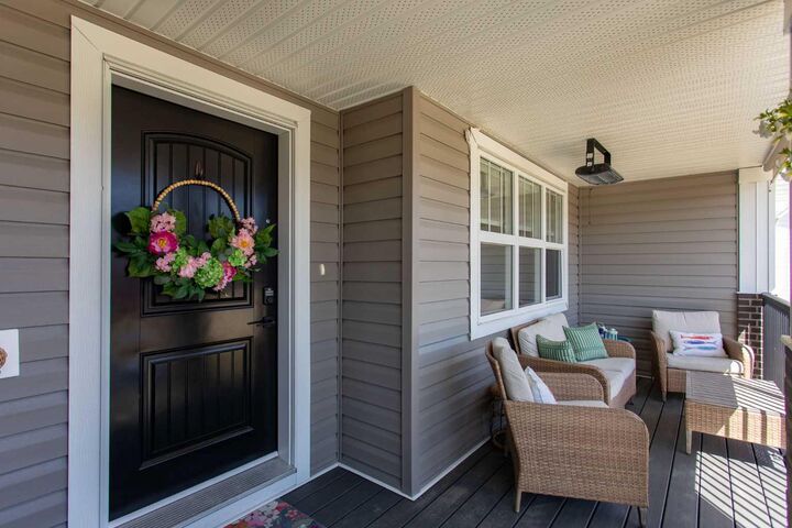 Property Photo:  212 Halifax Close  AB T0M 1R0 
