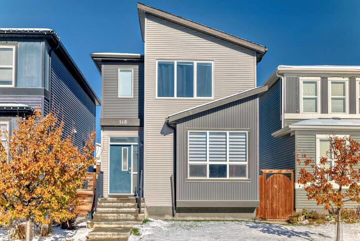 Property Photo:  148 Howse Avenue NE  AB T3P 0W1 
