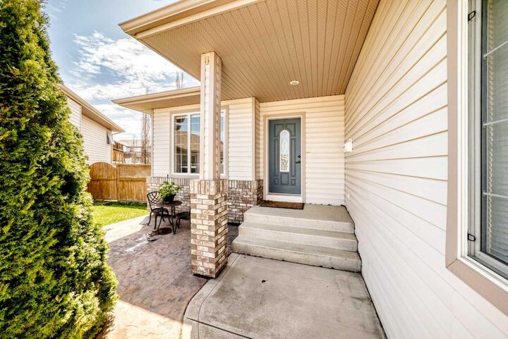 Property Photo:  8 Filbert Close  AB T4S 2L2 