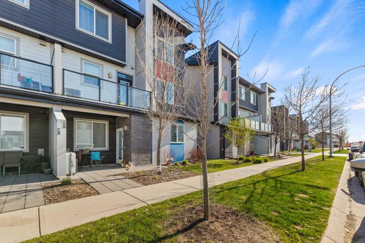 Property Photo:  26 Redstone Way NE  AB T3N 1M6 