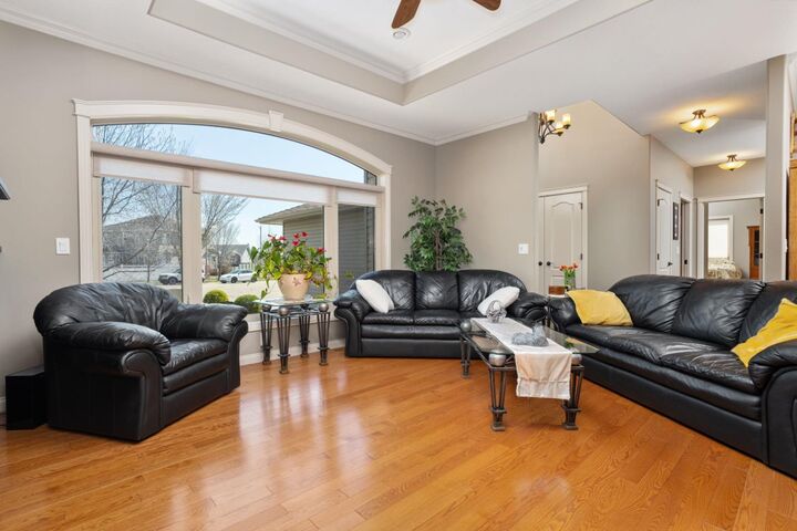 Property Photo:  5607 27 Avenue Close  AB T4V 5C2 