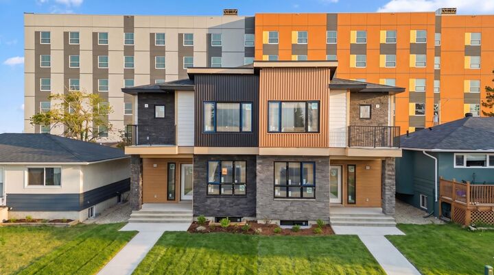 Property Photo:  121 42 Avenue NE  AB T2E 3B1 
