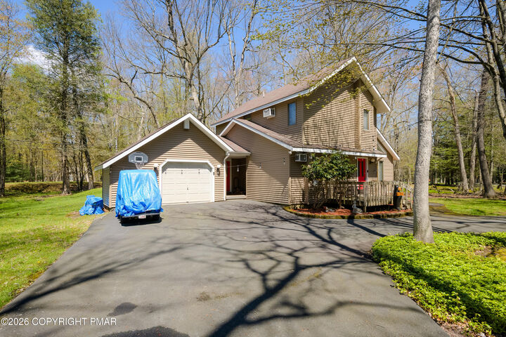 Property Photo: 143 Longfellow Circle PA 18210