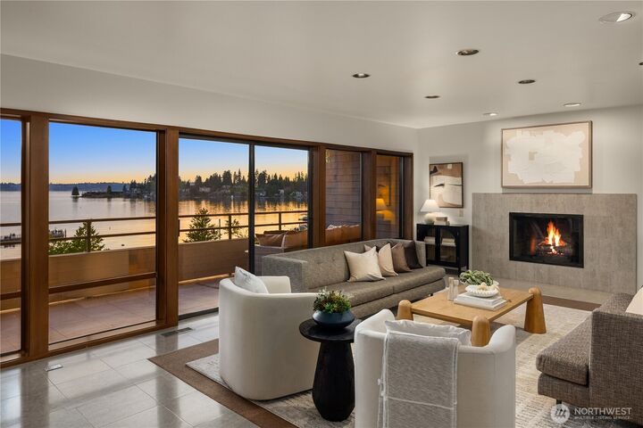 Property Photo: 9903 Lake Washington Boulevard NE 201 WA 98004
