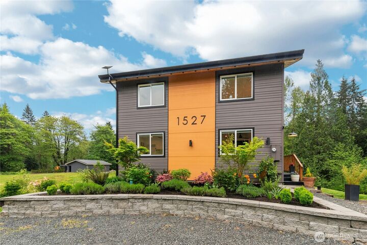Property Photo:  1527  Newberg Road  WA 98290 