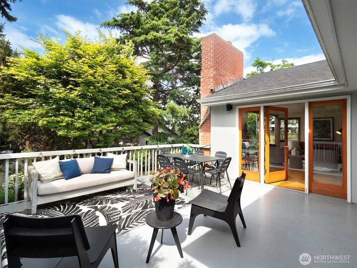 Property Photo:  6420 NE 60th Street  WA 98115 