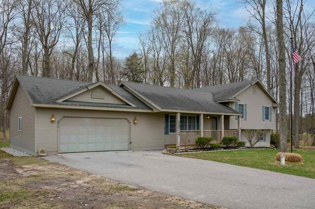 Property Photo:  9814 Bobbys Trail  MI 49684 