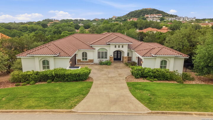 Property Photo: 42 Via Aragon TX 78257