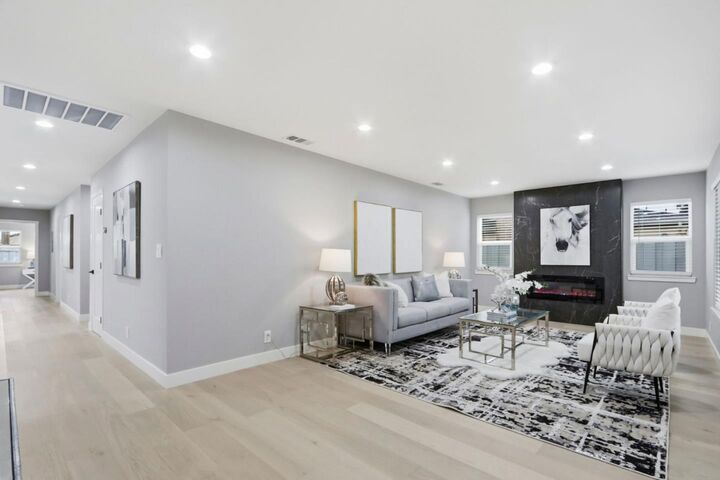 Property Photo:  2121 Francis Avenue  CA 95051 