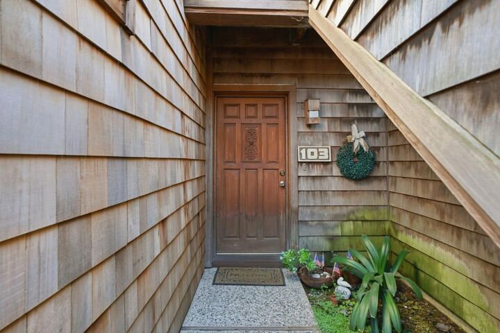 Property Photo:  461 Dela Vina Avenue 103  CA 93940 