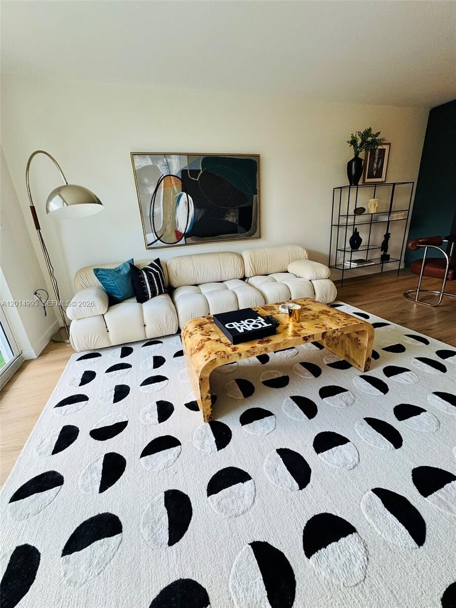 Property Photo:  1045 10th St 302  FL 33139 