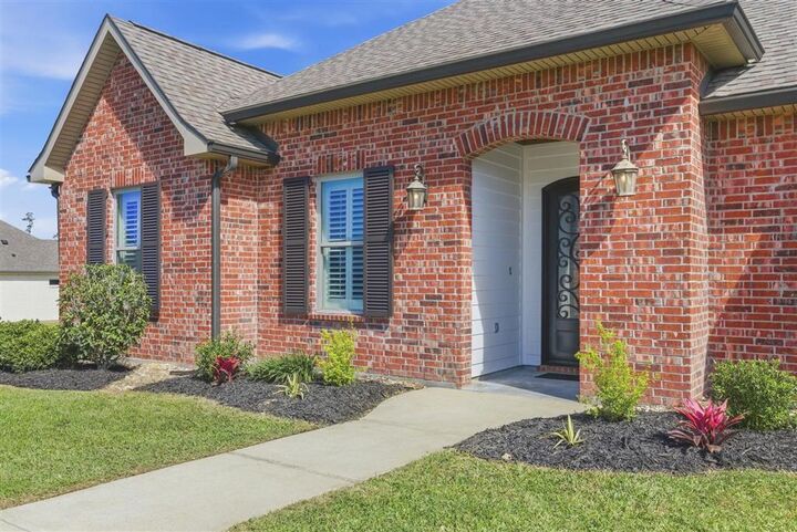 Property Photo:  147 Plantation Trace Drive  LA 70652 