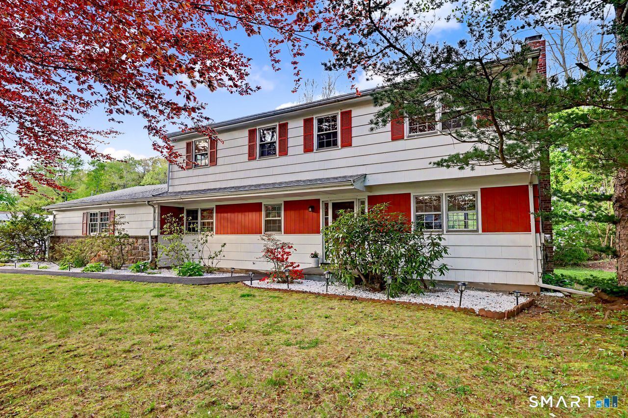 Property Photo:  60 Rosebrook Drive  CT 06614 