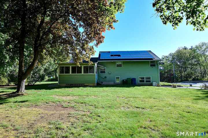 Property Photo:  1221 Poquonock Avenue  CT 06095 